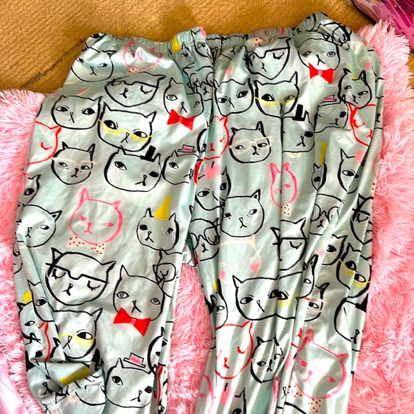 Ladies pyjama bottoms. Silky very comfy! From :SHEIN. A size 5X. Lightly worn. - Picture 1 of 1